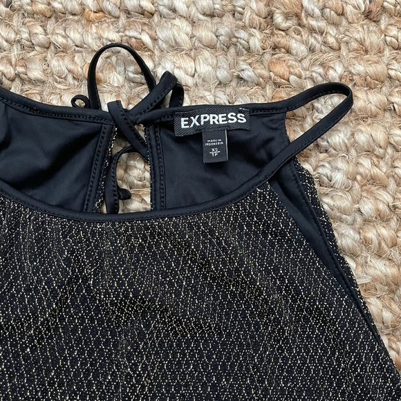 Express top. - Picture 2 of 3